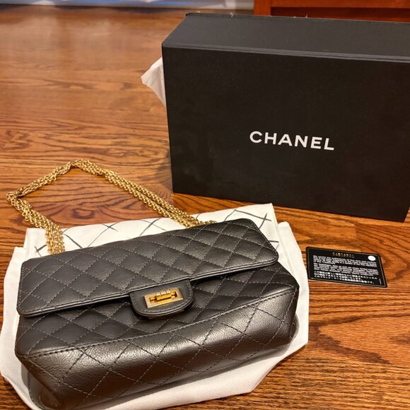 Share Authenticity GuaranteeCHANEL Reissue 2.55 226 Charcoal - Picture 4 of 9